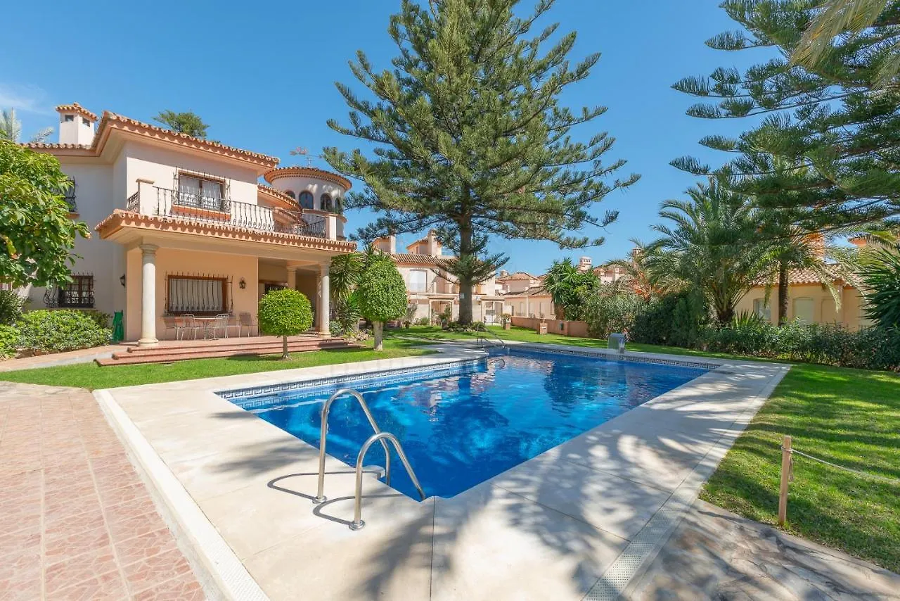 Belgravia Beach House Estepona Сasa de vacaciones